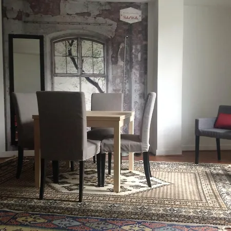 One Bedroom Apartment *